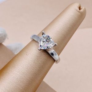 EUC Sterling Silver Ring w/ 1.60CTW Colorless Forever One Moissanite Gemstone